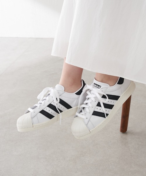 COLLAGE GALLARDAGALANTE(コラージュガリャルダガランテ)の「adidas/SUPERSTAR 82(スニーカー・レディース・ホワイト・24cm/24.5cm/23.5cm)」の1枚目の写真