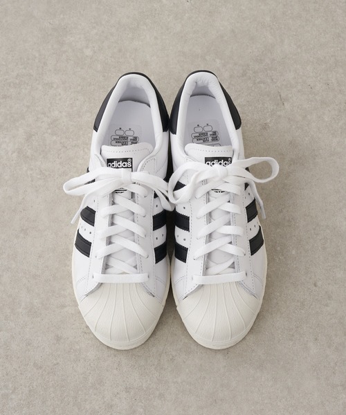 COLLAGE GALLARDAGALANTE(コラージュガリャルダガランテ)の「adidas/SUPERSTAR 82(スニーカー・レディース・ホワイト・24cm/24.5cm/23.5cm)」の2枚目の写真