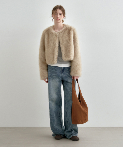 MONGDOL(モンドル)の「ソフトファー クロップジャケット ベージュ MDJK047BEIGE(ムートンコート・レディース・その他・F)」の3枚目の写真