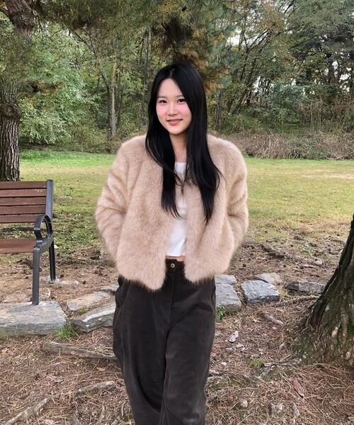 MONGDOL（モンドル）の「ソフトファー クロップジャケット ベージュ MDJK047BEIGE（ムートンコート・レディース・その他・F）」の12枚目の写真