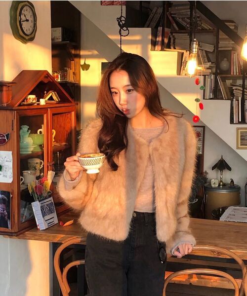 MONGDOL（モンドル）の「ソフトファー クロップジャケット ベージュ MDJK047BEIGE（ムートンコート・レディース・その他・F）」の13枚目の写真