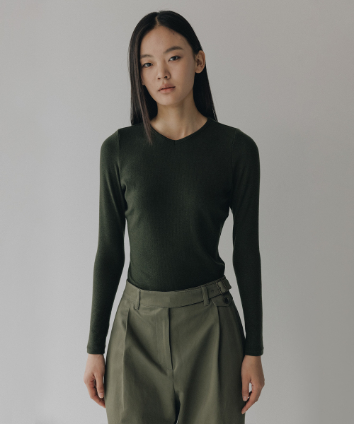 BLANKROOM HER(ブランクルームウーマン)の「ローブイネックT_MOSS GREEN(Tシャツ/カットソー・レディース・その他・ONE)」の2枚目の写真