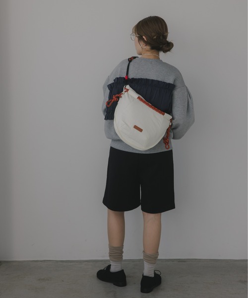 210nouve(トゥージュヌーブ)の「カラーコード ナイロン 2WAY バッグ(ショルダーバッグ・レディース・ネイビー/ベージュ/カーキ・FREE)」の21枚目の写真