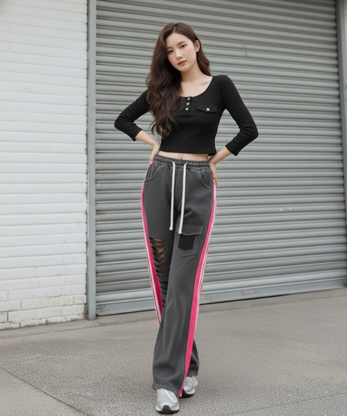 Pt18kg(プラチナイチハチキログラム)の「スクエアネック フロントボタンデザイントップス(Tシャツ/カットソー・レディース・ブラック/グレー/ホワイト・FREE)」の7枚目の写真