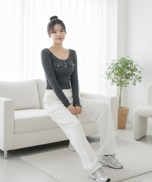 Pt18kg(プラチナイチハチキログラム)の「スクエアネック フロントボタンデザイントップス(Tシャツ/カットソー・レディース・ブラック/グレー/ホワイト・FREE)」の11枚目の写真