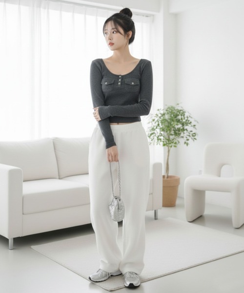 Pt18kg(プラチナイチハチキログラム)の「スクエアネック フロントボタンデザイントップス(Tシャツ/カットソー・レディース・ブラック/グレー/ホワイト・FREE)」の13枚目の写真