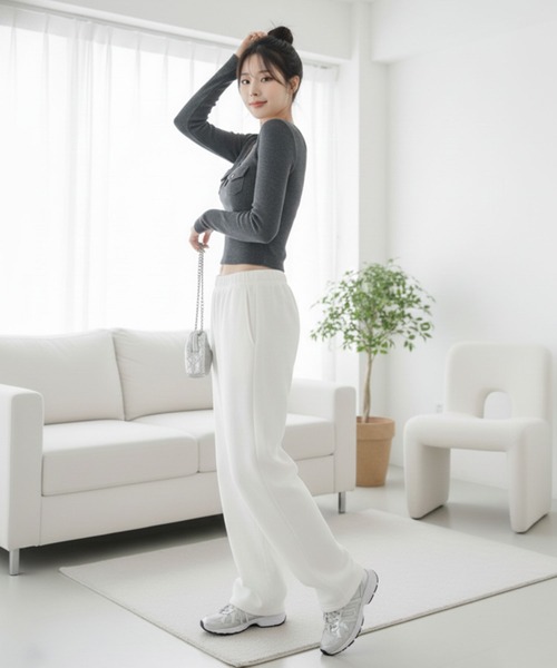 Pt18kg(プラチナイチハチキログラム)の「スクエアネック フロントボタンデザイントップス(Tシャツ/カットソー・レディース・ブラック/グレー/ホワイト・FREE)」の15枚目の写真