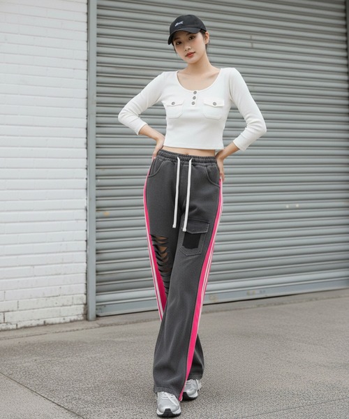 Pt18kg(プラチナイチハチキログラム)の「スクエアネック フロントボタンデザイントップス(Tシャツ/カットソー・レディース・ブラック/グレー/ホワイト・FREE)」の22枚目の写真