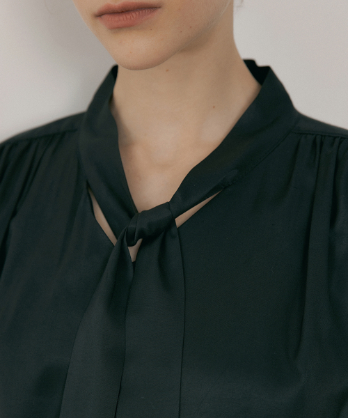 REORG(リオルグ)の「MOR SCARF BLOUSE BLACK(シャツ/ブラウス・レディース・その他・FREE)」の2枚目の写真