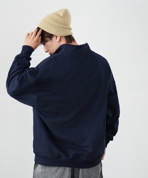 En serio TOKYO(エンソリオトーキョー)の「【SIDEWAYSTANCE】刺繍ワンポイント裏毛ハーフジップトレーナー(スウェット・メンズ・ブラック系/ネイビー/グレー系1/ライトグレー/ブラック系1/ライトグレー系/ネイビー系1/ブラック/ネイビー系・LARGE/X-LARGE/SMALL/MEDIUM)」の14枚目の写真