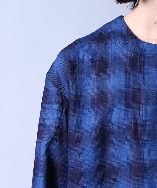 AMERICAN RAG CIE（アメリカンラグシー）の「AMERICAN RAG CIE インディゴオンブレープルオーバーシャツ（シャツ/ブラウス・メンズ・インディゴブルー・2/1）」の2枚目の写真