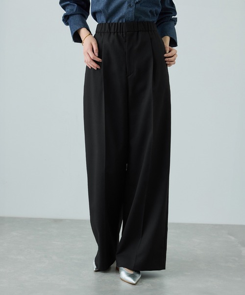 ROPE'（ロペ）の「トリアセツイル ワンタックイージーワイドパンツ(デニムライク)/イージーケア・セットアップ対応（スラックス・レディース・ブラック/ブルー系その他3・36/38/40）」の2枚目の写真