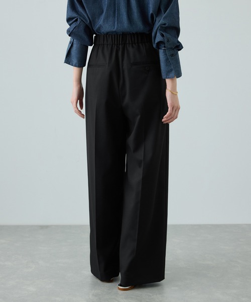 ROPE'（ロペ）の「トリアセツイル ワンタックイージーワイドパンツ(デニムライク)/イージーケア・セットアップ対応（スラックス・レディース・ブラック/ブルー系その他3・36/38/40）」の4枚目の写真