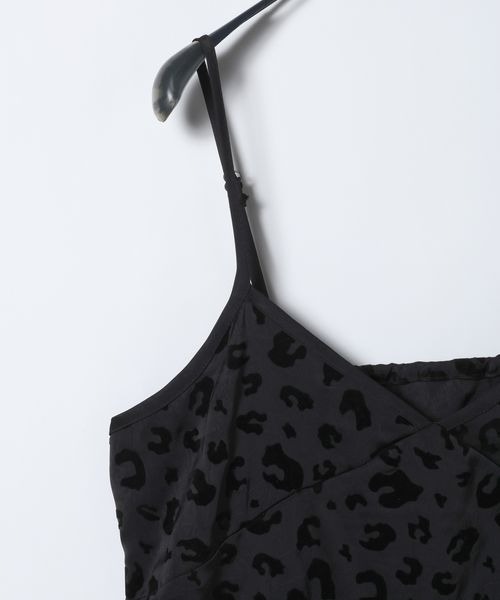 JEANASIS（ジーナシス）の「レーストリムサテンキャミワンピース/650164（ワンピース・レディース・ブラック系その他/ホワイト系その他・FREE）」の5枚目の写真