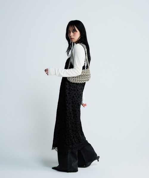 JEANASIS(ジーナシス)の「レーストリムサテンキャミワンピース/650164(ワンピース・レディース・ブラック系その他/ホワイト系その他・FREE)」の11枚目の写真