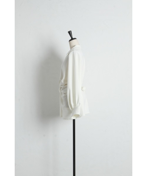 ARVELLIA(アルベリア)の「KNOT DRAPE BLOUSE(シャツ/ブラウス・レディース・ホワイト/ブラウン・M)」の16枚目の写真