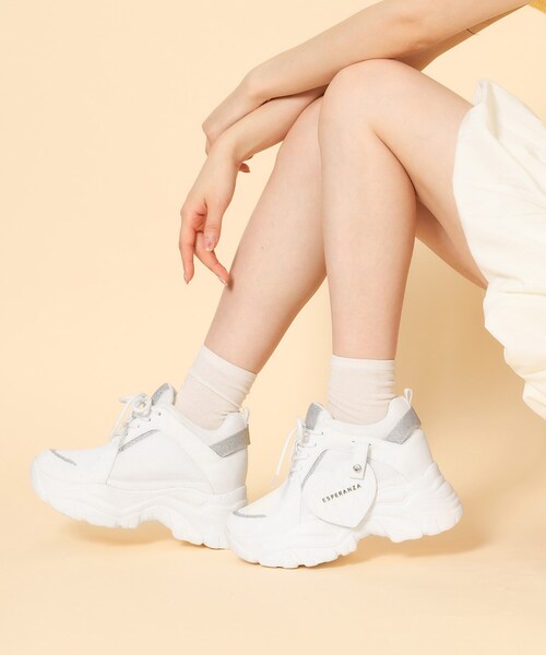 ESPERANZA（エスペランサ）の「きゅんフィットハートチャームスニーカー（スニーカー・レディース・ブラック/ブラウン系8/ホワイト・LL/L/M/S）」の2枚目の写真