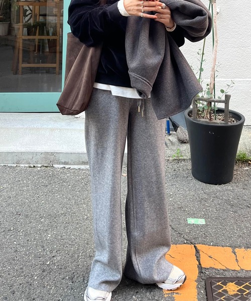 ISOOK(アイスー)の「リラックスニットワイドパンツ(eri. select) / リラックスパンツ イージーパンツ ウエスト紐 総ゴム ストレートパンツ ロング ベージュ グレー(その他パンツ・レディース・グレー/ライトベージュ・FREE)」の7枚目の写真