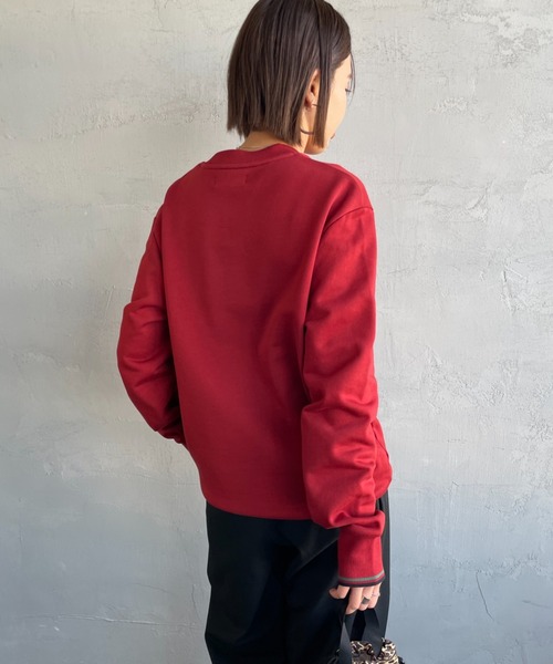 FRED PERRY（フレッドペリー）の「[FRED PERRY/フレッドペリー] ワンポイント刺繍ロゴ クルーネックスウェット M7535（スウェット・レディース・ネイビー系/ブルー系/イエロー系/ボルドー/キャメル/グリーン/ブルー/ダークグリーン/ワイン/アイボリー/グレイッシュベージュ/ライトベージュ・XL/L/M/S）」の15枚目の写真