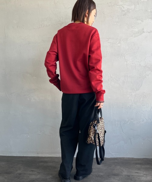 FRED PERRY（フレッドペリー）の「[FRED PERRY/フレッドペリー] ワンポイント刺繍ロゴ クルーネックスウェット M7535（スウェット・レディース・ネイビー系/ブルー系/イエロー系/ボルドー/キャメル/グリーン/ブルー/ダークグリーン/ワイン/アイボリー/グレイッシュベージュ/ライトベージュ・XL/L/M/S）」の17枚目の写真