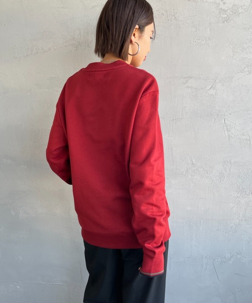 FRED PERRY（フレッドペリー）の「[FRED PERRY/フレッドペリー] ワンポイント刺繍ロゴ クルーネックスウェット M7535（スウェット・レディース・ネイビー系/ブルー系/イエロー系/ボルドー/キャメル/グリーン/ブルー/ダークグリーン/ワイン/アイボリー/グレイッシュベージュ/ライトベージュ・XL/L/M/S）」の19枚目の写真