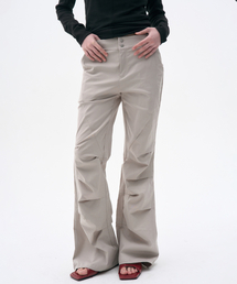 ローレイズパラシュート切り替えラインディテールブーツカットピンタックパンツ[ベージュ]