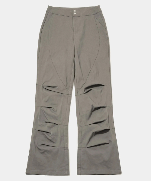 PLACE STUDIO（プレイススタジオ）の「ローレイズパラシュート切り替えラインディテールブーツカットピンタックパンツ[ベージュ]（その他パンツ・レディース・ベージュ・M/S）」の2枚目の写真