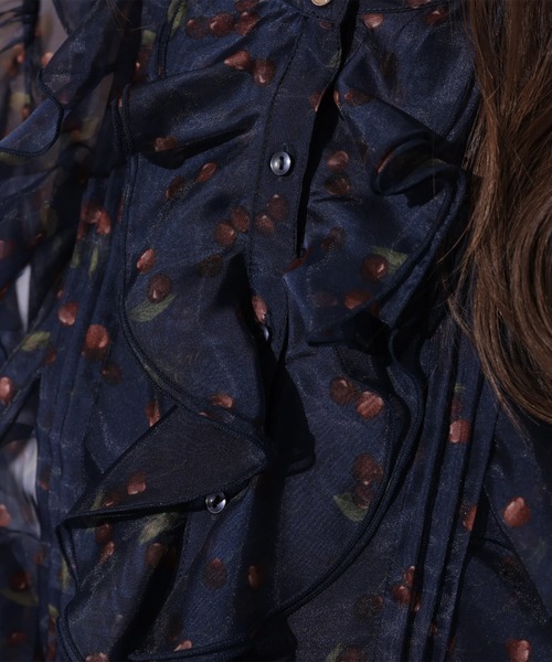 Rirandture(リランドチュール)の「チェリープリントフリルブラウス(シャツ/ブラウス・レディース・ネイビー/オフホワイト・2)」の20枚目の写真