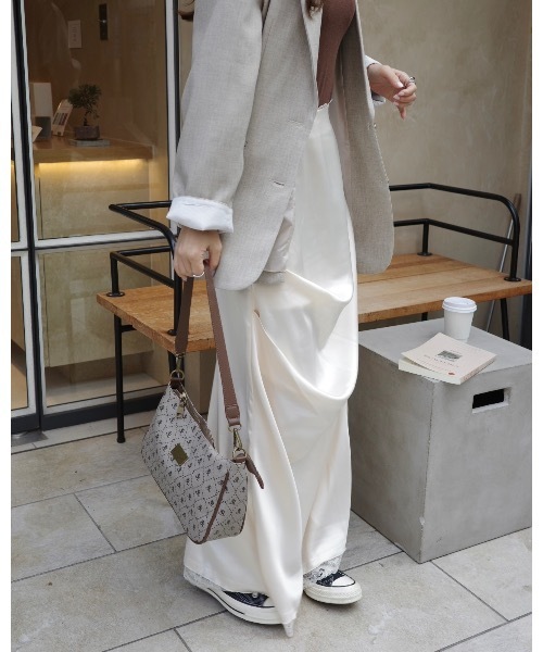 jumelle(ジュメロ)の「ドレープサテンスカート(スカート・レディース・アイボリー・SMALL/MEDIUM)」の7枚目の写真