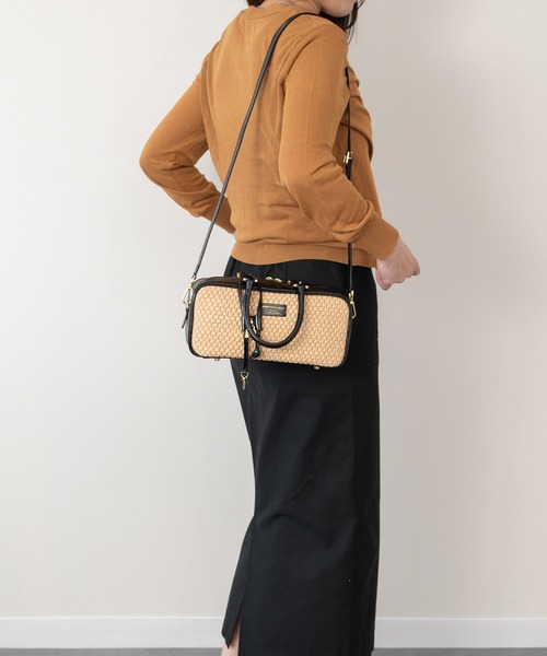 CHRISTIAN VILLA(クリスチャンヴィラ)の「【CHRISTIAN VILLA】チャーム付きラフィアコンビ横長バッグ(Q66418)(ハンドバッグ・レディース・ブラック系その他・ALL)」の7枚目の写真