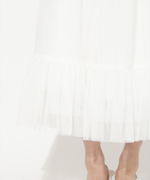AND COUTURE(アンドクチュール)の「異素材ドッキングチュールワンピース(ワンピース・レディース・オフホワイト/ブルー/ベージュ/ネイビー・FREE)」の14枚目の写真