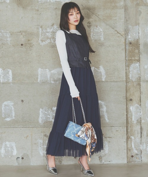 AND COUTURE(アンドクチュール)の「異素材ドッキングチュールワンピース(ワンピース・レディース・オフホワイト/ブルー/ベージュ/ネイビー・FREE)」の7枚目の写真