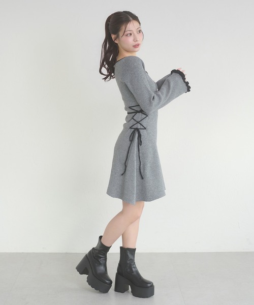 Ambre Neige(アンブルネージュ)の「side lace up flare mini knit dress / サイドレースアップフレアミニニットワンピース(ワンピース・レディース・チャコールグレー/ブラック・FREE)」の8枚目の写真