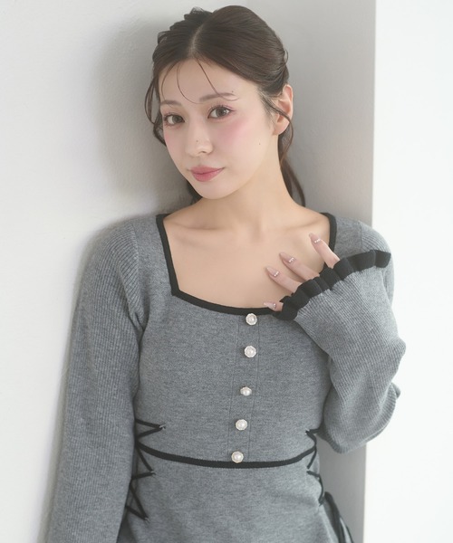 Ambre Neige(アンブルネージュ)の「side lace up flare mini knit dress / サイドレースアップフレアミニニットワンピース(ワンピース・レディース・チャコールグレー/ブラック・FREE)」の3枚目の写真