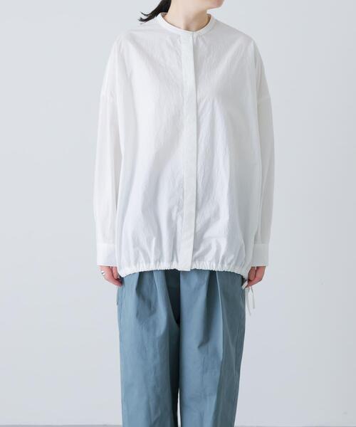 かぐれ(カグレ)の「ノーカラークルーネックオーバーシャツ(シャツ/ブラウス・レディース・ブラック/オフホワイト・FREE)」の10枚目の写真