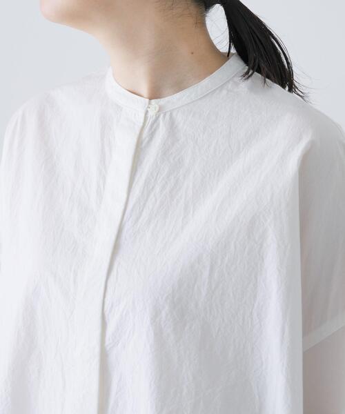 かぐれ(カグレ)の「ノーカラークルーネックオーバーシャツ(シャツ/ブラウス・レディース・ブラック/オフホワイト・FREE)」の13枚目の写真