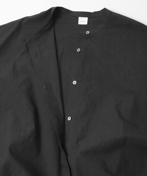 かぐれ(カグレ)の「ノーカラークルーネックオーバーシャツ(シャツ/ブラウス・レディース・ブラック/オフホワイト・FREE)」の7枚目の写真