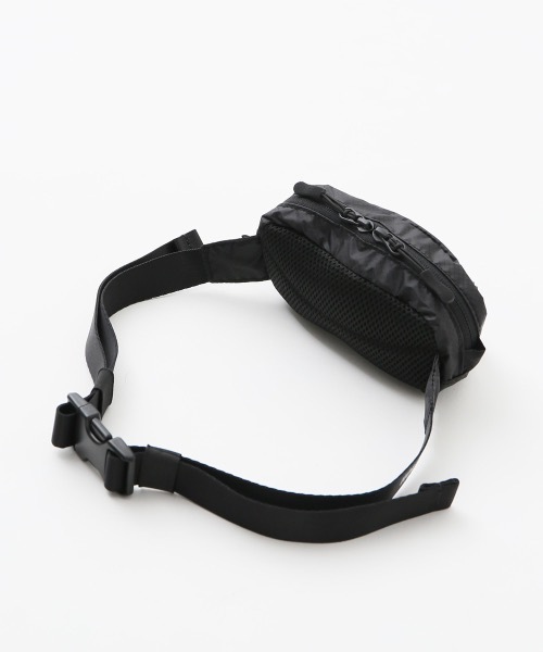 HOLIDAY(ホリデイ)の「HOLIDAY PACKABLE MINI MINI WAIST BAG ホリデイパッカブルミニミニウエストバッグ(ボディバッグ/ウエストポーチ・レディース・ブラック・ONE SIZE)」の3枚目の写真