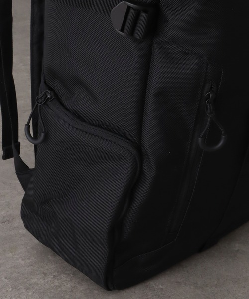 MICHAEL LINNELL(マイケル リンネル)の「【MICHAEL LINNELL/マイケルリンネル】Big Backpack/ビッグ バックパック(容量:約32L)(バックパック/リュック・メンズ・ブラック×レッド/ブラック×シルバー/ブラック×ブラック・FREE)」の5枚目の写真