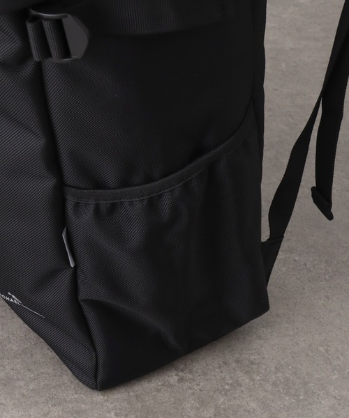 MICHAEL LINNELL(マイケル リンネル)の「【MICHAEL LINNELL/マイケルリンネル】Big Backpack/ビッグ バックパック(容量:約32L)(バックパック/リュック・メンズ・ブラック×レッド/ブラック×シルバー/ブラック×ブラック・FREE)」の4枚目の写真