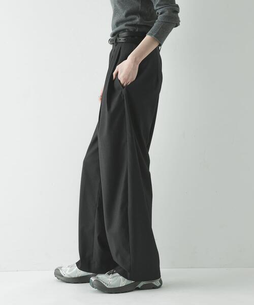 URBAN RESEARCH（アーバンリサーチ）の「タックカーブスラックス（その他パンツ・レディース・ブラウン/チャコールグレー・36/40/38）」の9枚目の写真