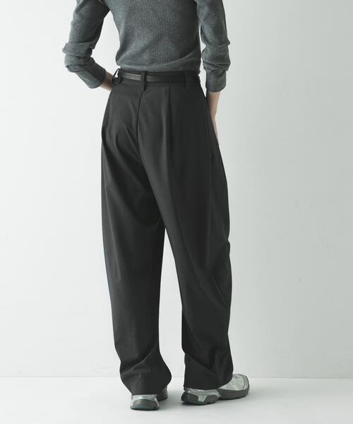 URBAN RESEARCH（アーバンリサーチ）の「タックカーブスラックス（その他パンツ・レディース・ブラウン/チャコールグレー・36/40/38）」の11枚目の写真