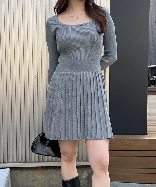 ROGER AND RAW(ロジャーアンドロウ)の「スクエアネックフィット&フレアミニワンピース(ワンピース・レディース・ベージュ/ブラック/グレー・FREE)」の22枚目の写真