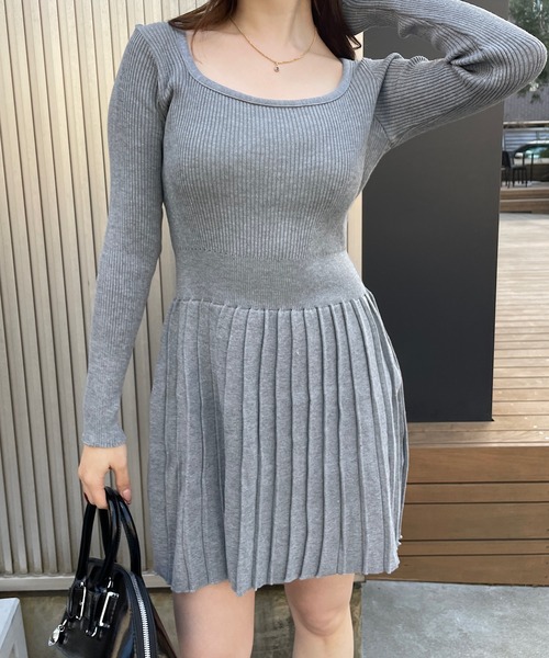 ROGER AND RAW(ロジャーアンドロウ)の「スクエアネックフィット&フレアミニワンピース(ワンピース・レディース・ベージュ/ブラック/グレー・FREE)」の21枚目の写真