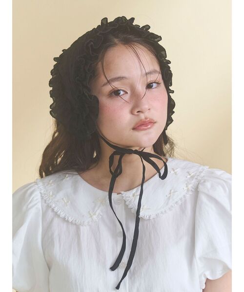 merry jenny（メリージェニー）の「petit flowerフロッキーヘッドドレス（カチューシャ・レディース・オフホワイト/ブラック・FREE）」の2枚目の写真