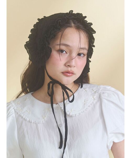 merry jenny（メリージェニー）の「petit flowerフロッキーヘッドドレス（カチューシャ・レディース・オフホワイト/ブラック・FREE）」の12枚目の写真