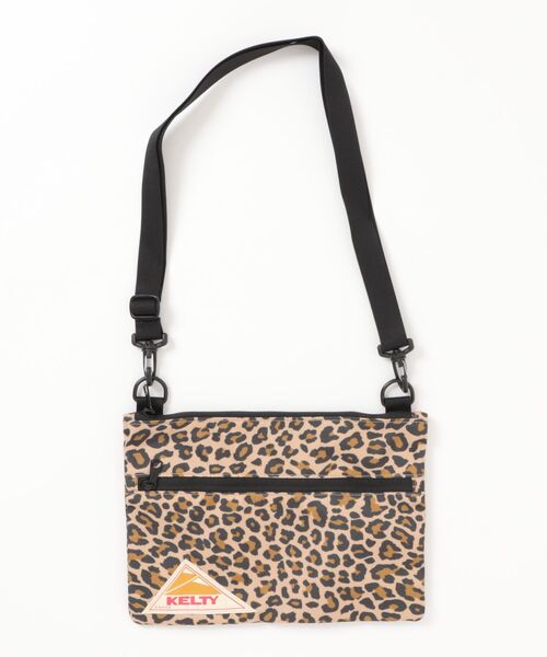 TSURUYA(ツルヤ)の「《KELTY》DP FLAT POUCH SM(ショルダーバッグ・メンズ・ブラック/グレー/ゴールド/ベージュ・フリー)」の4枚目の写真