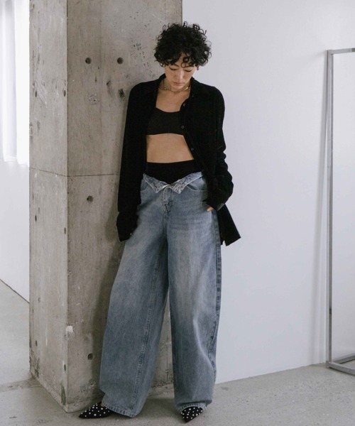 VION(ヴィオン)の「Stripe Wide Denim Pants / ストライプワイドデニムパンツ(デニムパンツ・レディース・ブラック/ブルー・S/M)」の4枚目の写真