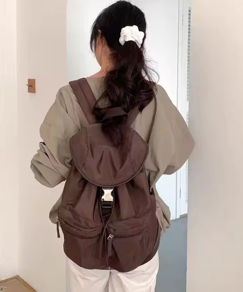 ammy.(エイミードット)の「【 ammy. / エイミードット 】 ラウンドフォルム フラップ バックパック(バックパック/リュック・レディース・ダークブラウン/アイボリー/ブラック・FREE)」の19枚目の写真