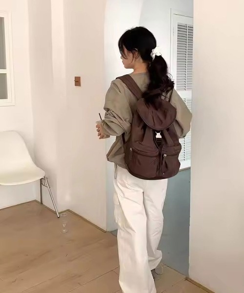 ammy.(エイミードット)の「【 ammy. / エイミードット 】 ラウンドフォルム フラップ バックパック(バックパック/リュック・レディース・ダークブラウン/アイボリー/ブラック・FREE)」の22枚目の写真